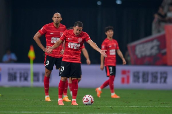中超-费利佩破门罗穆洛失点 十人成都蓉城1-1西海岸
