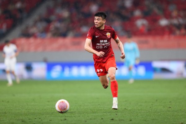 沪媒：李帅去年来一直受肌腱受伤  困扰，要完全根除并不容易