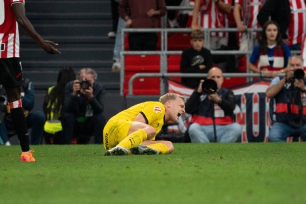 命途多舛！范德贝克22岁金球第28闪耀阿贾克斯，28岁遭遇跟腱断裂