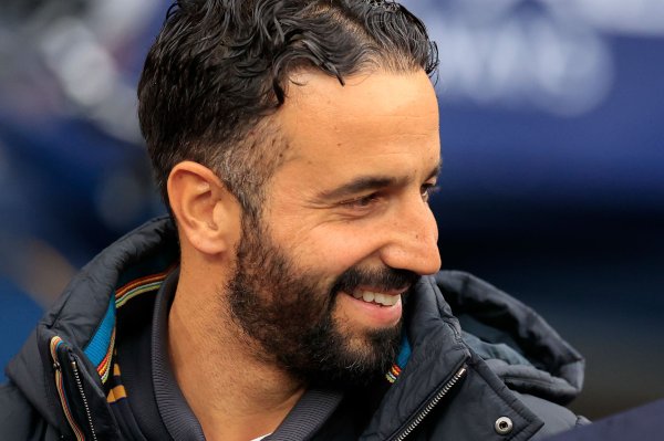 将迎双红会！邮报：B费、卡塞米罗、库尼亚和阿玛德缺席曼联合练