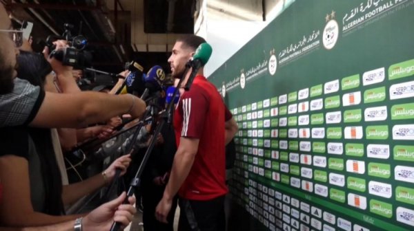 阿尔及利亚一门谈卢卡-齐达内角逐 :没问题 不该在守门员间制造分裂 阿尔及利亚一门谈卢卡-齐达内角逐 :没问题 不该在守门员间制造分裂