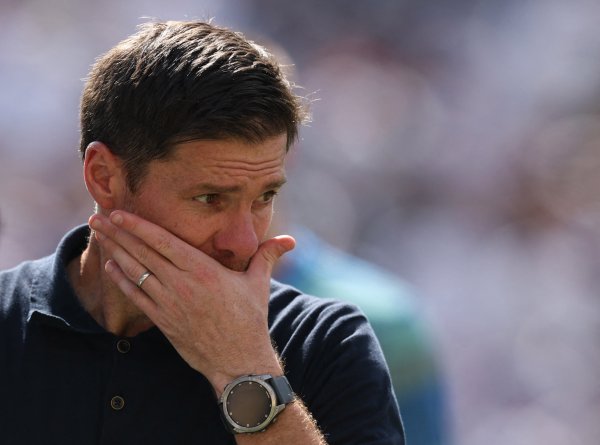 阿隆索麾下球队2次对阵利物浦皆落败,打进0球丢5球 阿隆索麾下球队2次对阵利物浦皆落败,打进0球丢5球