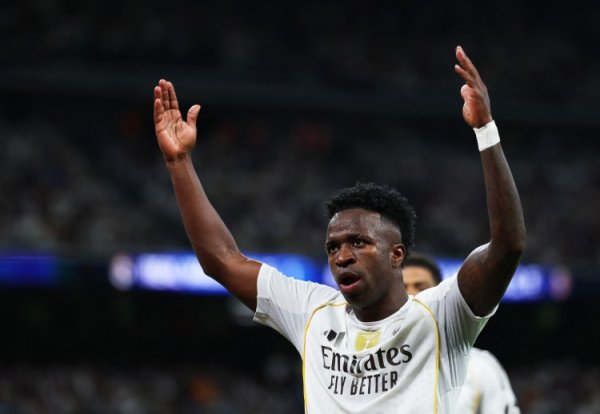 世体:皇马高层不满维尼修斯的态度,队友们也认为他行为不当 世体:皇马高层不满维尼修斯的态度,队友们也认为他行为不当