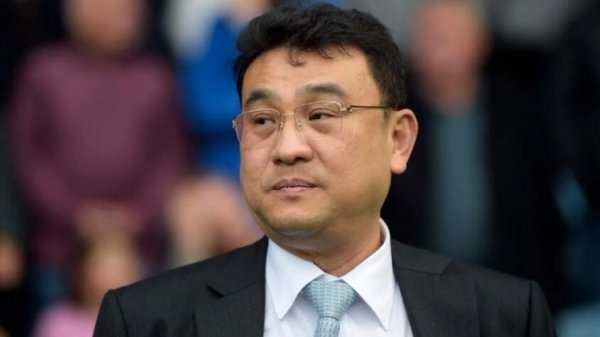 记者:尽管查西里离职,但谢周三的球员本月仍然可能再次迟领工资 记者:尽管查西里离职,但谢周三的球员本月仍然可能再次迟领工资