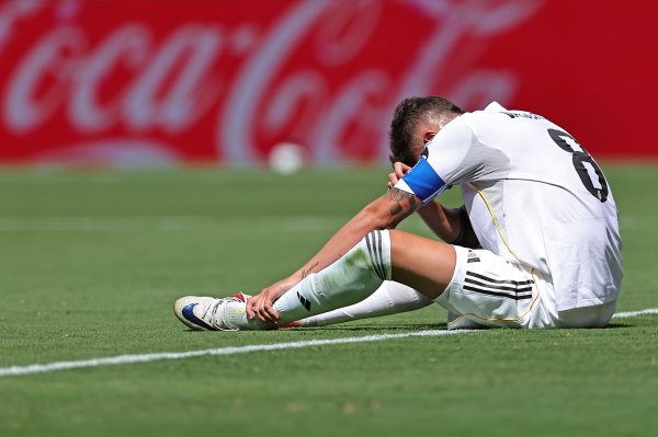 罗马诺：检查结果证实巴尔韦德没有负伤  ，球员能出战接下来的赛事