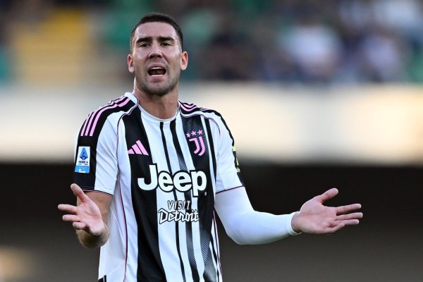 罗马诺:拜仁退赛DV9的争夺,球员如今更倾向于留在尤文并续约 罗马诺:拜仁退赛DV9的争夺,球员如今更倾向于留在尤文并续约