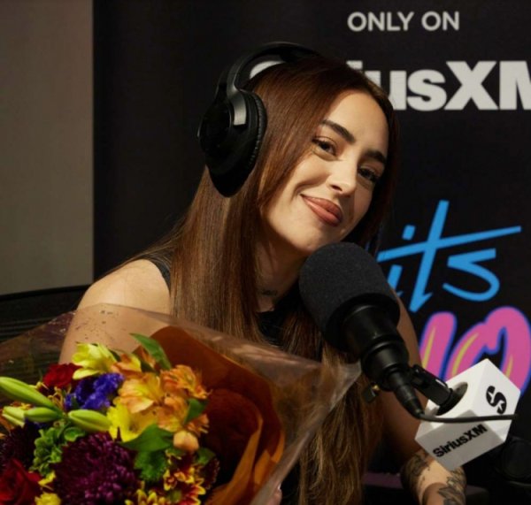 恋情官宣两月就被曝出轨，18岁的亚马尔已是情场老手