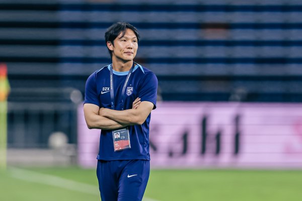 古代足球 报:武汉三镇从角逐 者到搅局者,成功保级难掩球队困境 古代足球 报:武汉三镇从角逐 者到搅局者,成功保级难掩球队困境