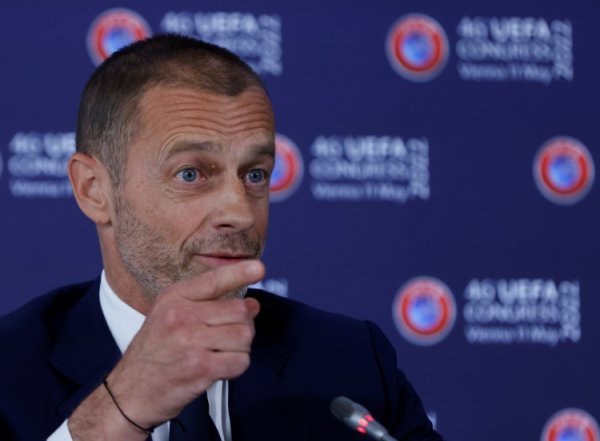 巴萨vs黄潜的西甲海外赛被取消!切费林:职业联赛 就该在本土进行 巴萨vs黄潜的西甲海外赛被取消!切费林:职业联赛 就该在本土进行