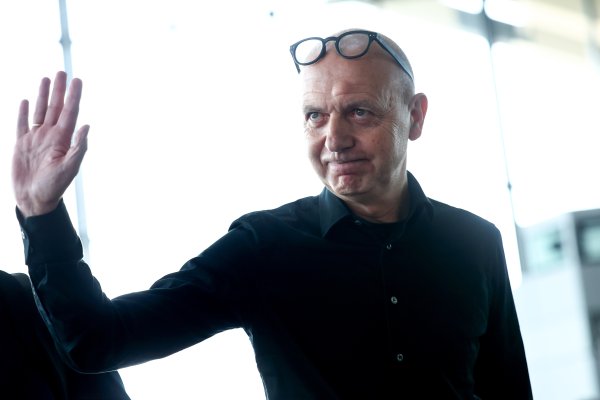 德国足协官方:诺伊恩多夫连任足协主席,任期至2029年 德国足协官方:诺伊恩多夫连任足协主席,任期至2029年