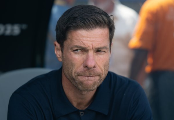 阿隆索：不会说我们依赖姆巴佩 居莱尔和贝林厄姆可以互换位置