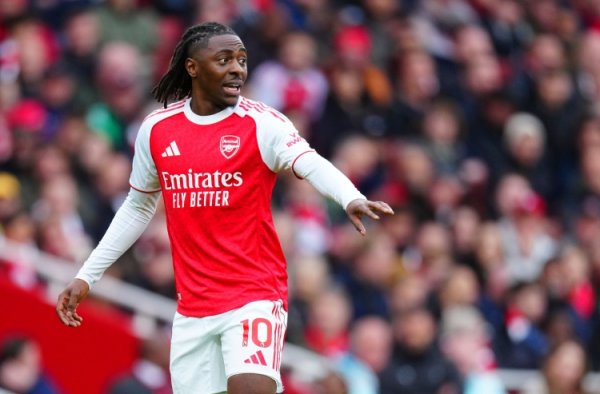 埃泽国家队生涯前3球皆为后备 出场攻入,英格兰队史第二人 埃泽国家队生涯前3球皆为后备 出场攻入,英格兰队史第二人